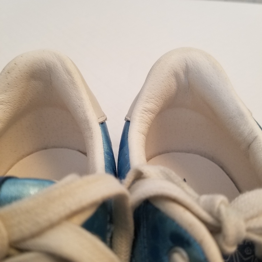 Reebok Womens Blue Shiny Sneakers Size 9.5 Great Condition - Picture 3 of 8